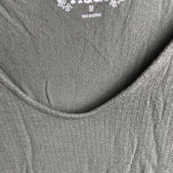 🌿50% off! Mudd Long Sleeved Peplum Top Olive Green Size M - Picture 4 of 8